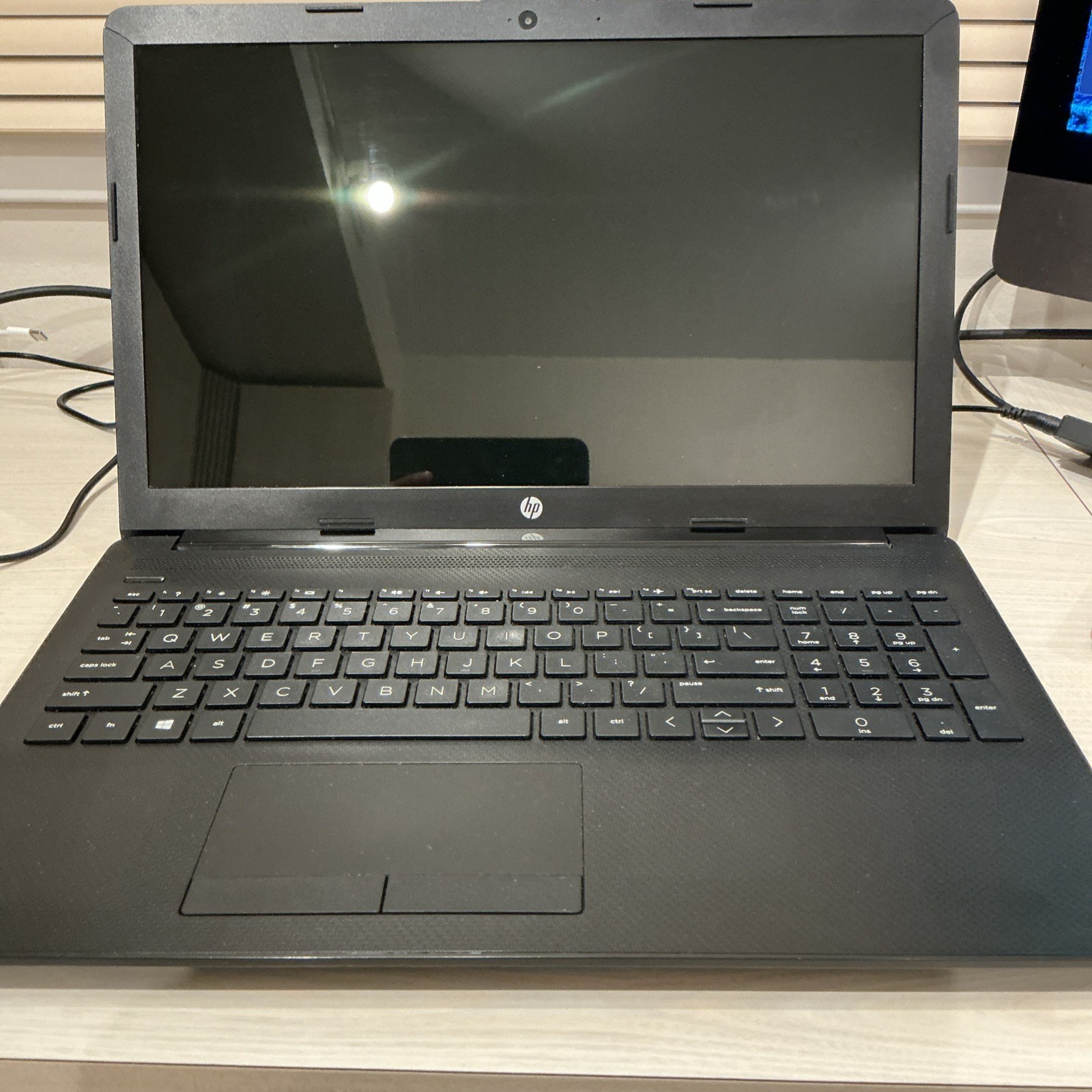 HP Notebook 15-db0xxx 14″ AMD A4-9125 8G RAM 256GB SSD Radeon R3 – Windows 10