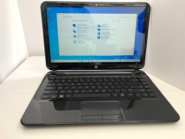 HP Pavilion Touchsmart 14 Sleekbook: 750 GB Harddrive: 8 GB Ram: Model 14-b173cl