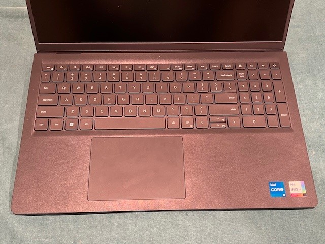 Dell Vostro 3520 (i5-1235U, 16GB, 512GB, WIN11P battery=Excellent)& Power Supply