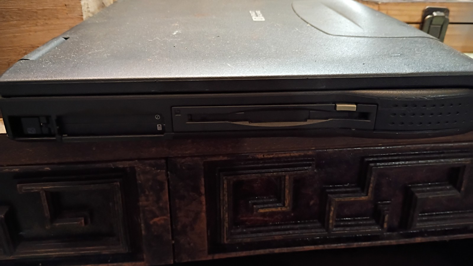HP Pavilion N3230 14.1″ Pentium III 1.13GHz 128MB 10GB HDD Optical