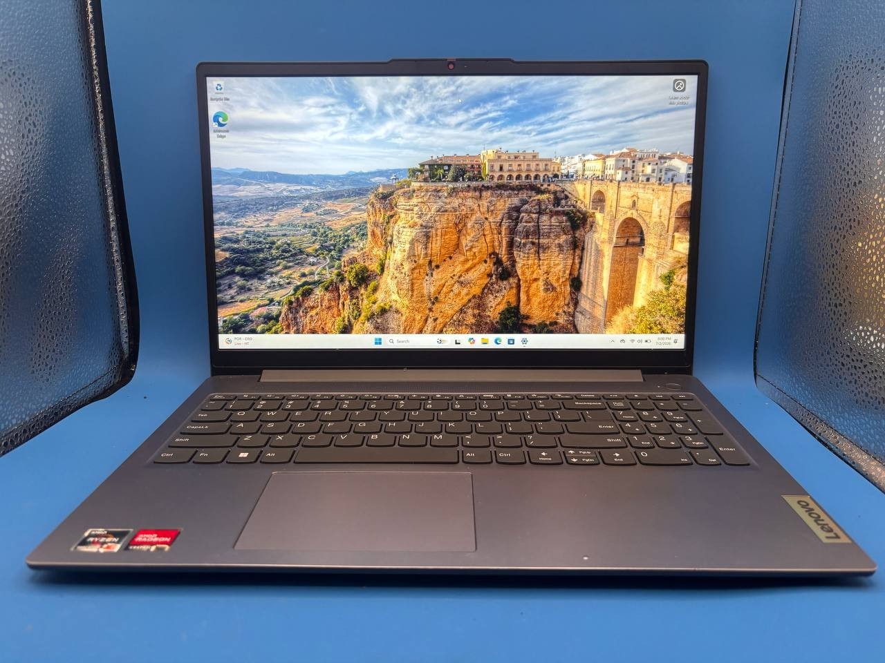 LENOVO IDEAPAD SLIM 3 15ABR8 AMD RYZEN 7 5825U 512GB SSD 16GB Touch Screen PH9