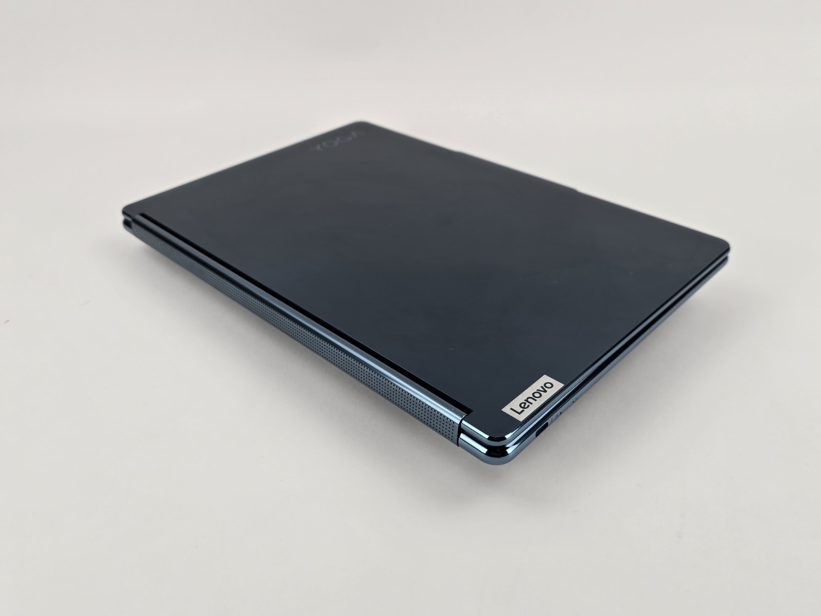 Lenovo Yoga Book 9i Dual 13.3″ 2.8K OLED Ultra 7 155U 16GB 1TB – Used – READ