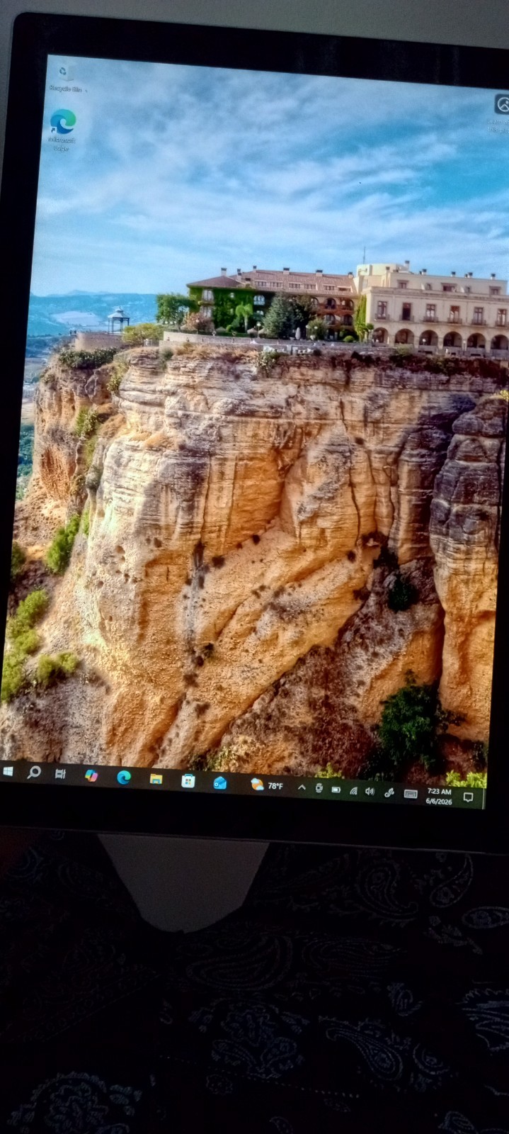 Microsoft Surface Pro 4 Model 1724 Works Great
