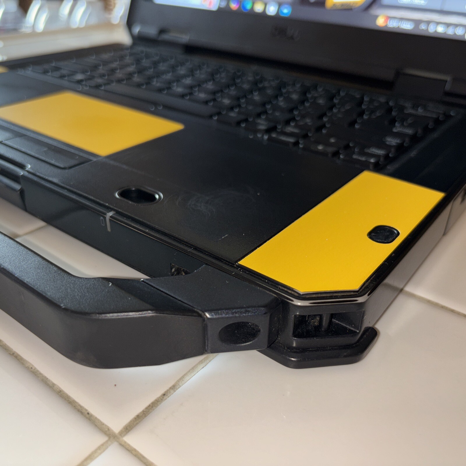 DELL RUGGED 5420 i5-6600U up to 32GB RAM 2TB SSD Toughbook DeWALT Yellow