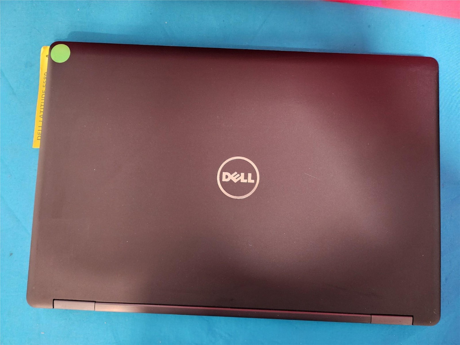 TOUCH Dell Latitude 5580 15.6″ FHD i5 8GB 128GB Thunderbolt EXT Battery Win11Pro