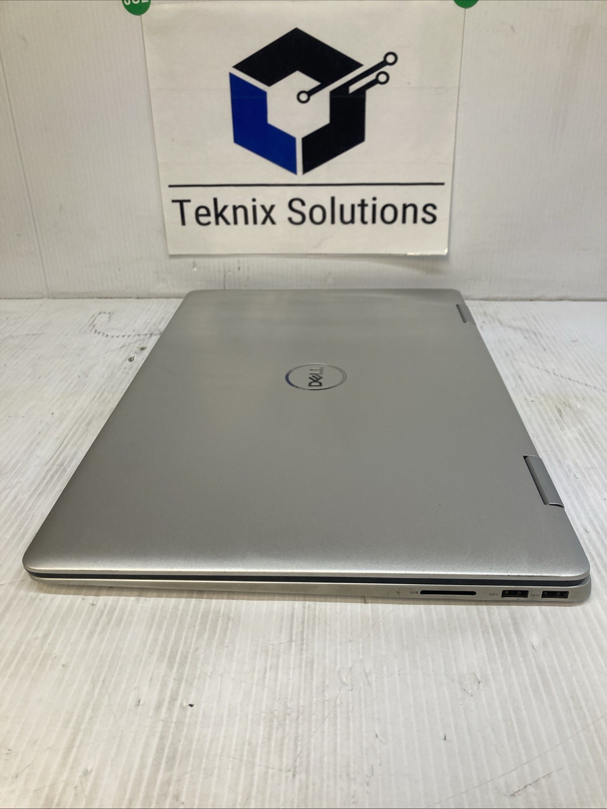 Dell Inspiron 7786 Intel Core i7-8565U 4GB Ram NO HDD Boot to BIOS