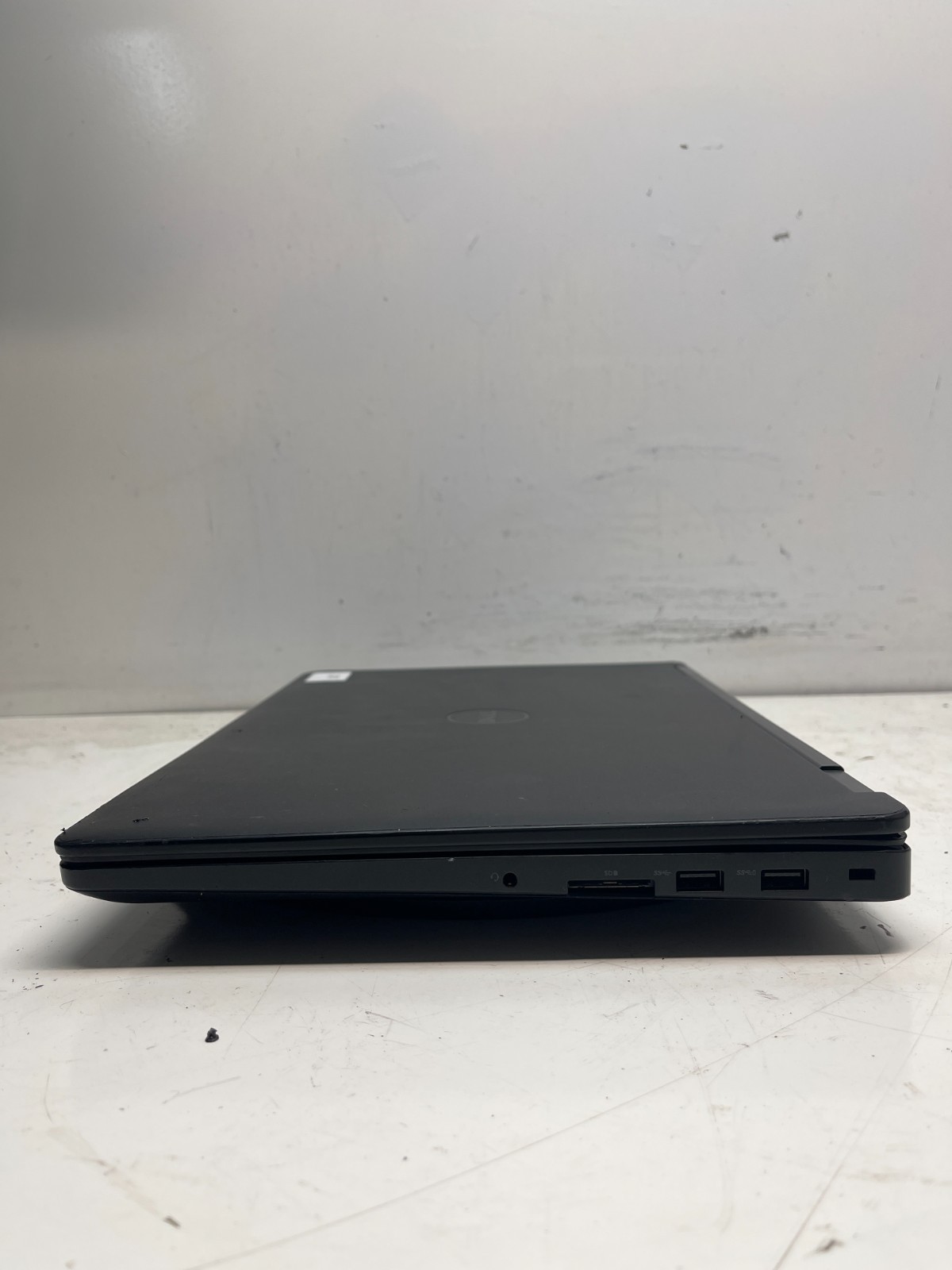 Dell Latitude E5570 Intel Core i5-6300U 2.40 GHz NO RAM NO HDD – FOR PARTS