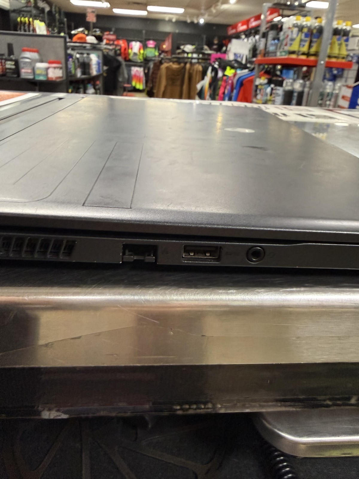 Alienware M15 R7 15.6″ (1TB SSD, AMD Ryzen 7, 16GB RAM, NVIDIA GeForce RTX 3070