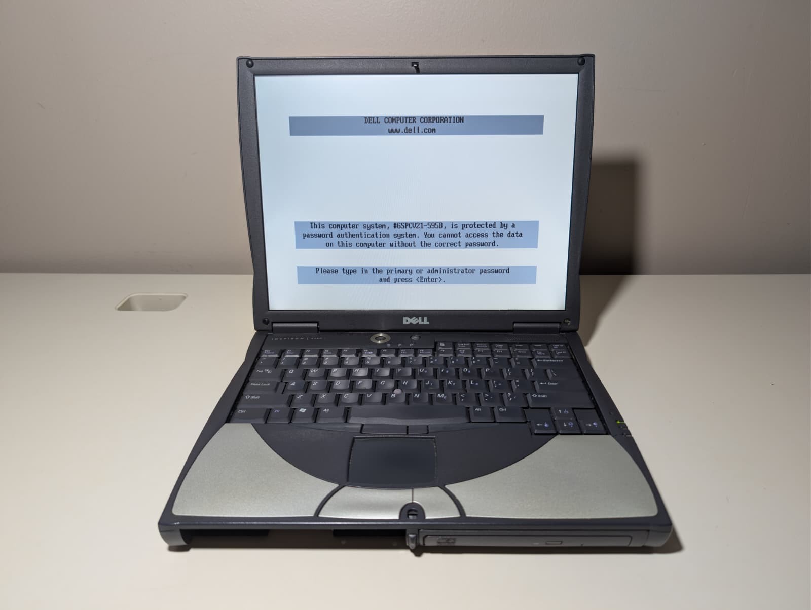 Read! Dell Inspiron 4150 | Intel Pentium IV 768MB RAM NO HDD | Locked Bios | DVD