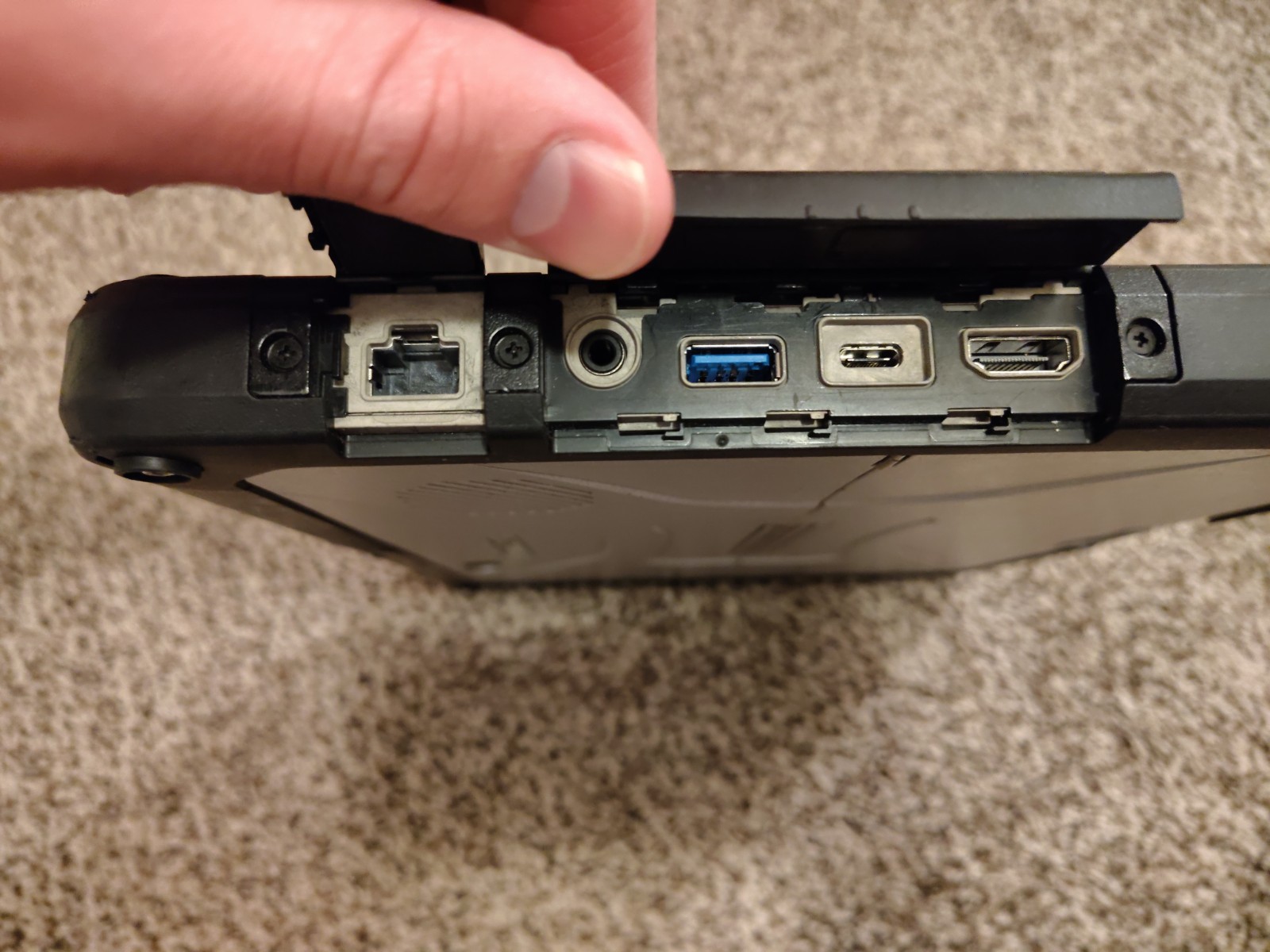 Panasonic Toughbook CF-33 Core i5-10310U@1.70GHz, 16GB RAM, NO SSD/OS
