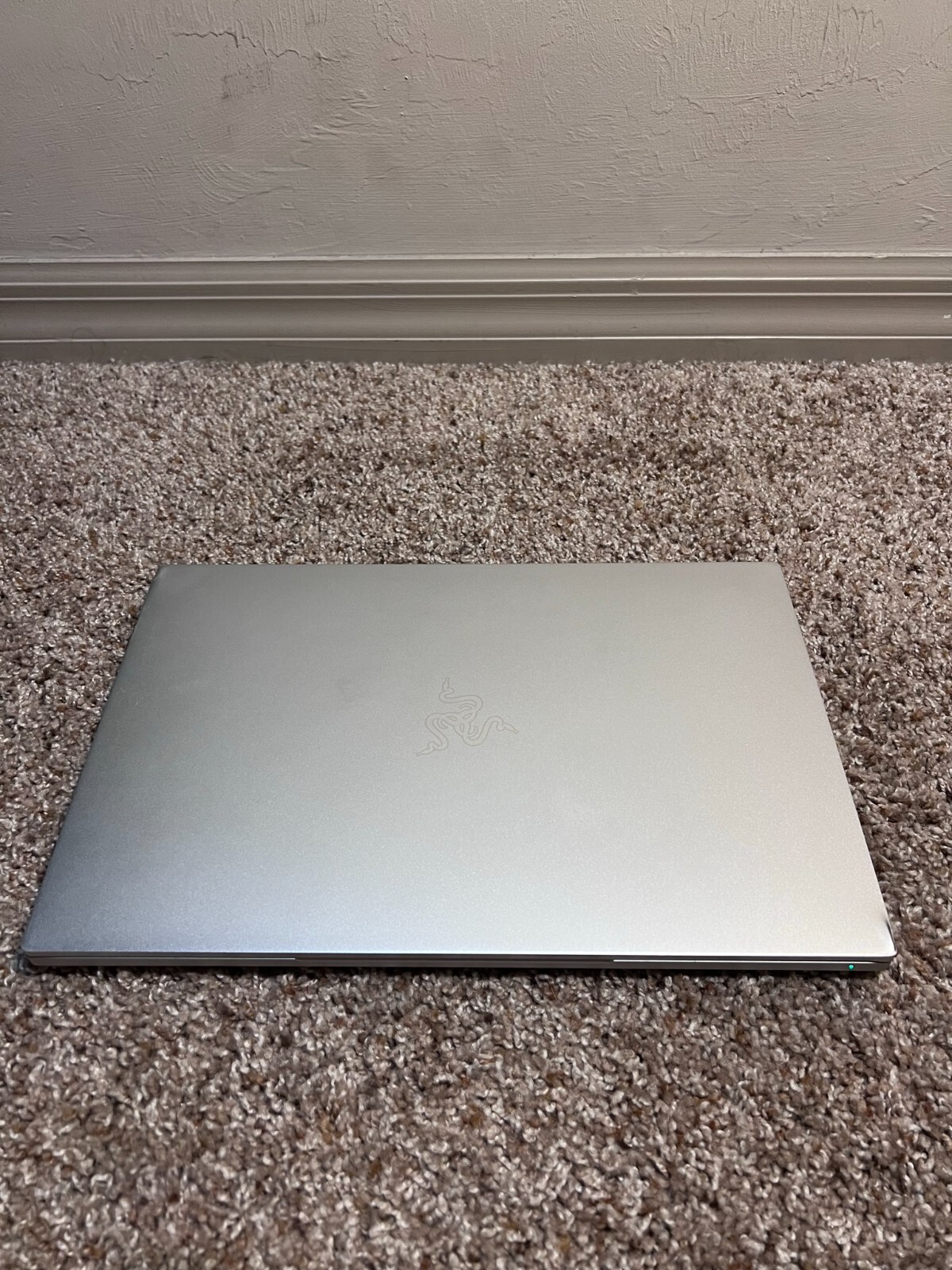 Razer Blade 15 Advanced 2021 – RTX 2060 – i7-8750H – Mercury White Edition!