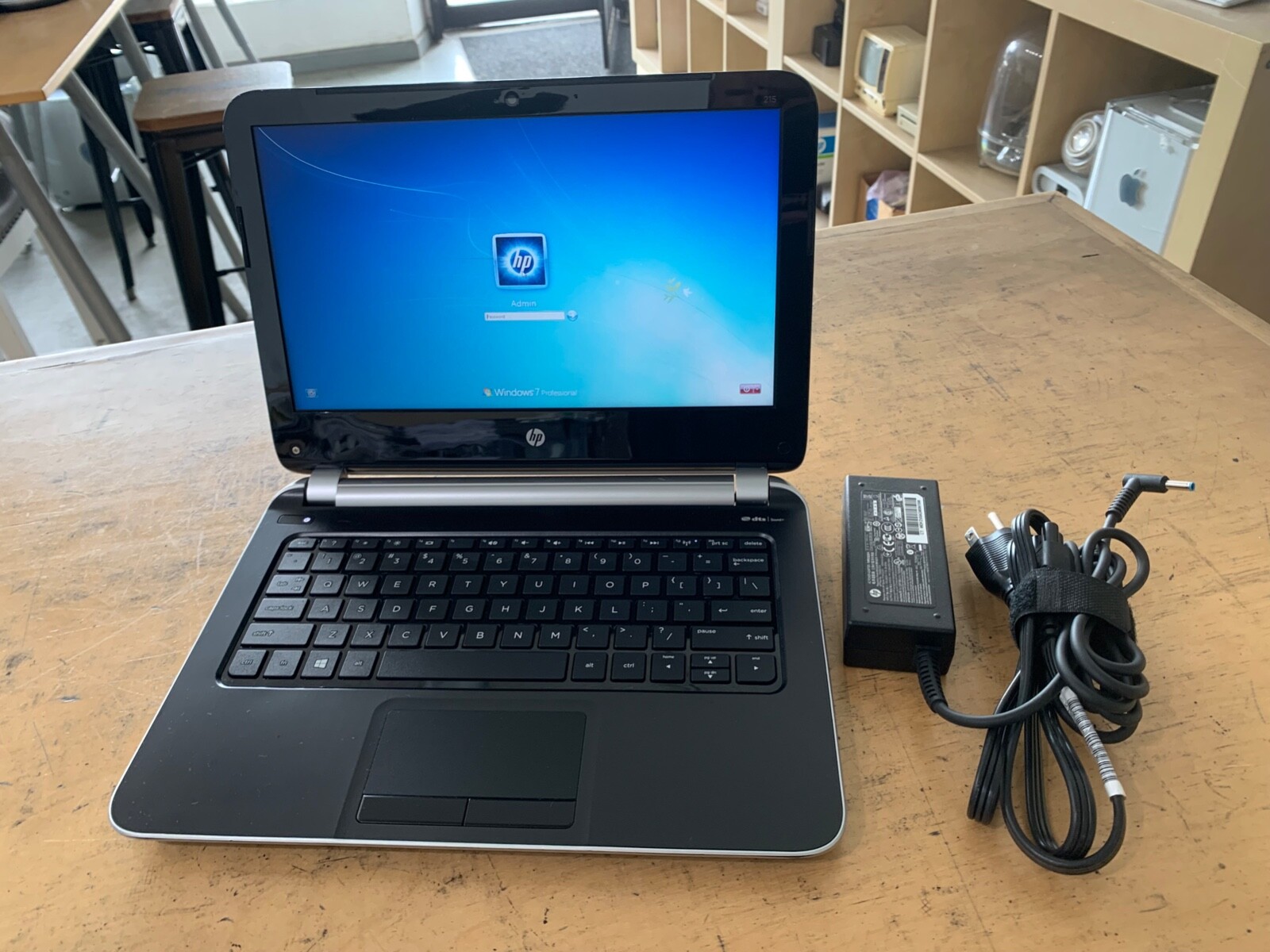 HP 215 G1 AMD A4-1258 APU 4GB 320GB HDD Windows 7 Pro Laptop