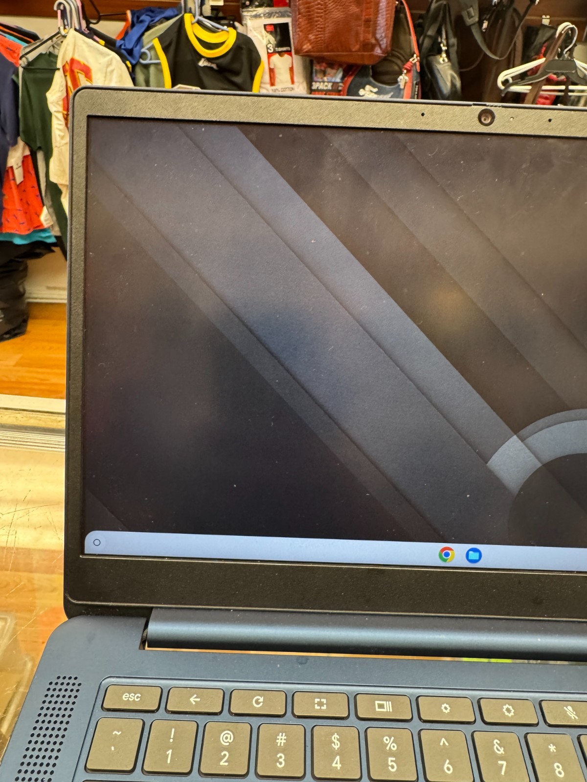 Lenovo IP Slim 3 Chrome 14M868 Chromebook – 14″ FHD Touchscreen