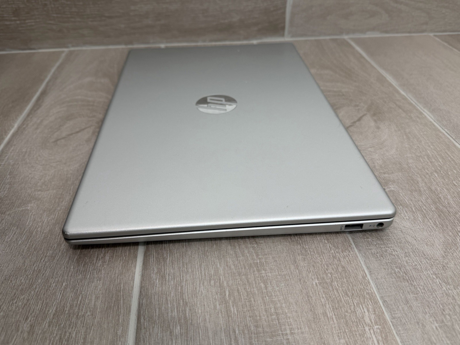 HP 15-fc0046nr 15.6” Touch Laptop Ryzen 5 7520U 8GB RAM 256GB NVMe SSD Win-11