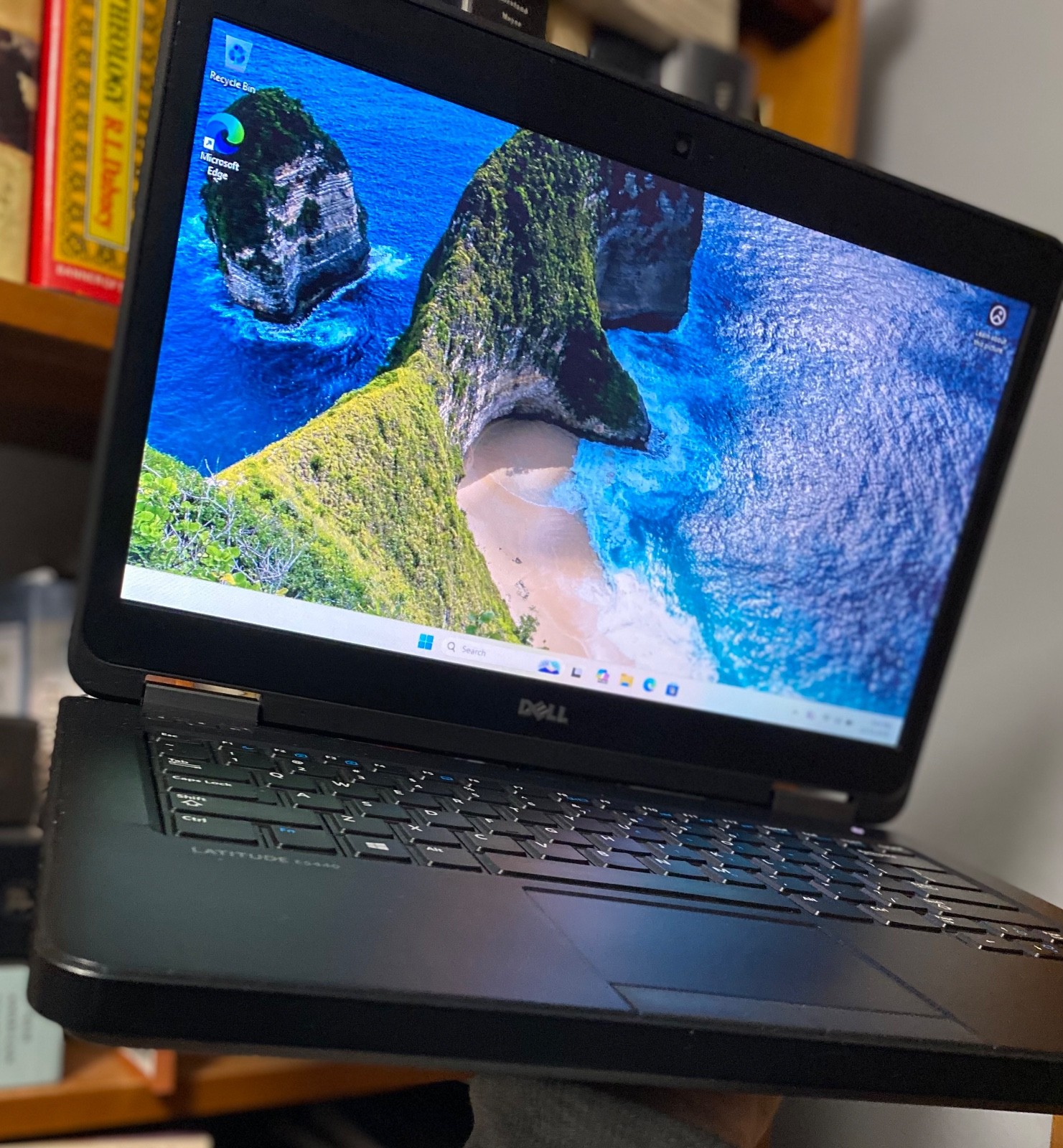 Windows 10 HP Laptops! 6715b AMD 2.0GHz 4GB RAM SSD FREE InPods 12 Earbuds!
