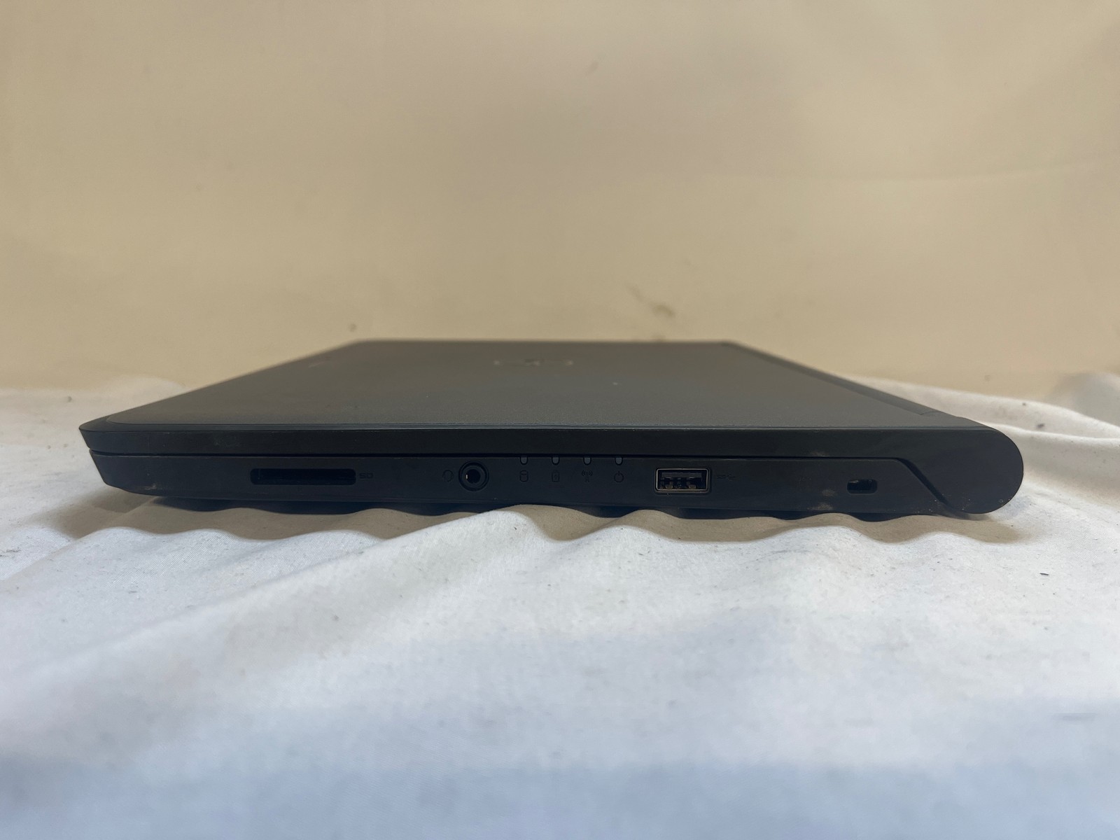 Dell Latitude 3340 i3-4030U 4GB 128GB SSD 13.3″