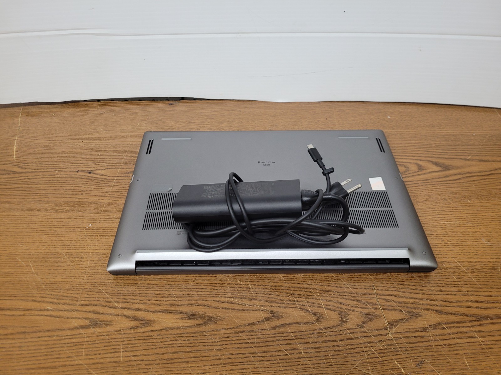 Dell Precision 5690 16″ Ultra 9 185H 64GB 2TB – Very Good