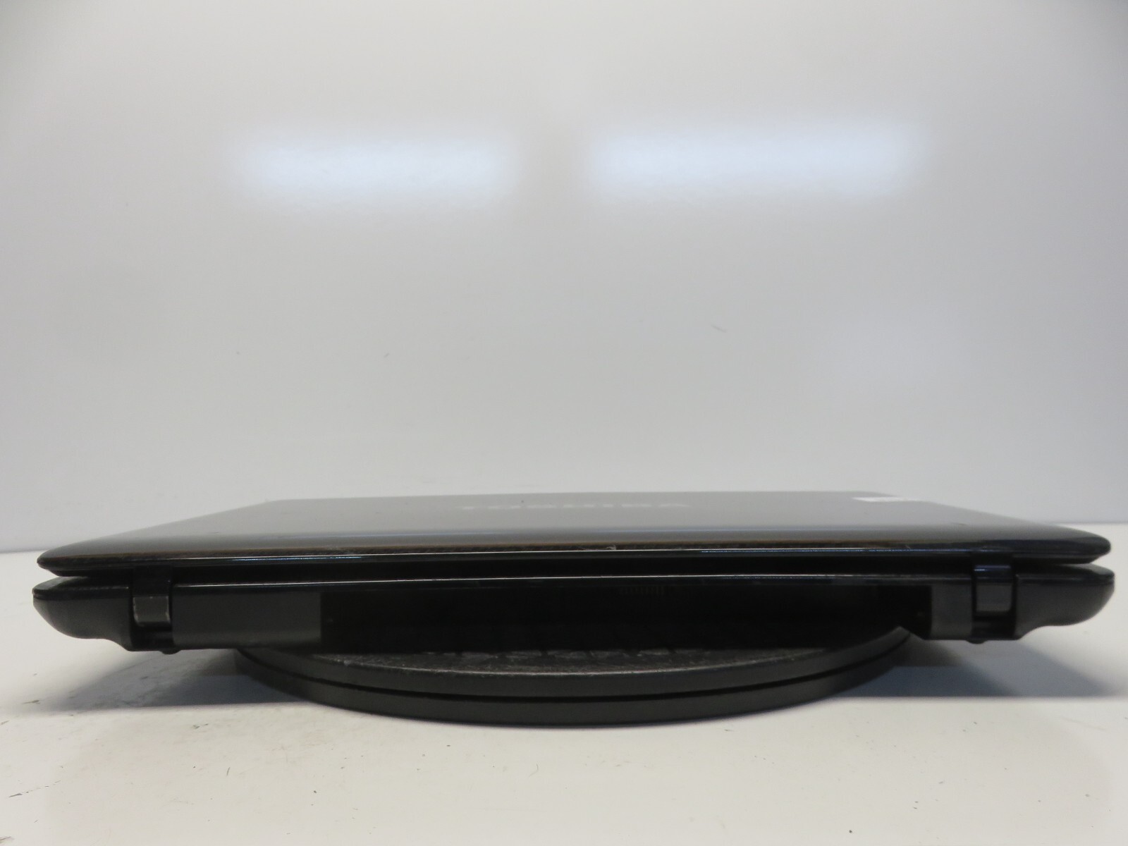Toshiba Satellite L655-S5096 Intel Pentium P6100 2GHz 3 GB NO HDD No Batt