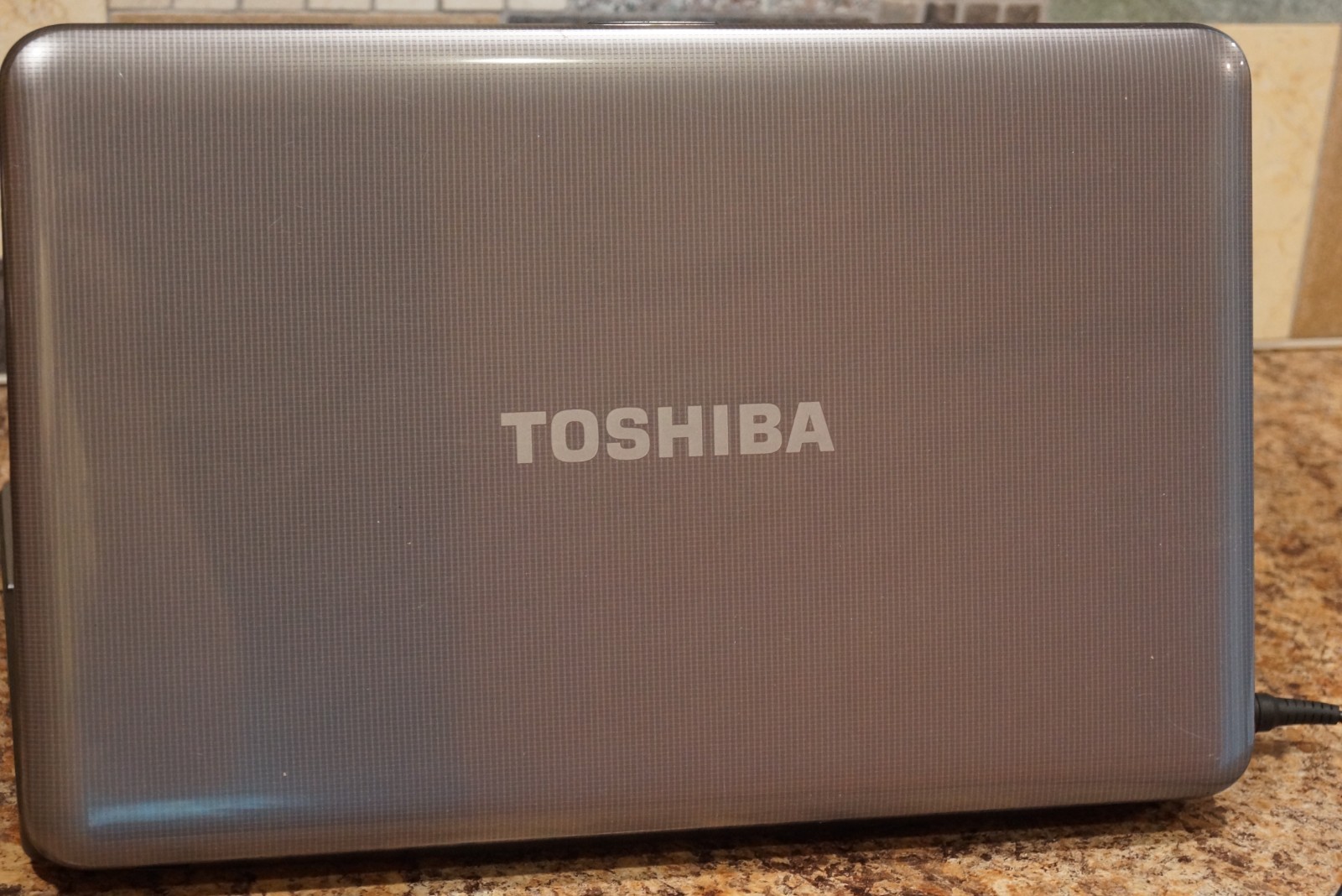 Active 22H2 Version WIN10 PRO Toshiba C855D AMD A6@2.70GHz,4GB RAM,720GB HDD