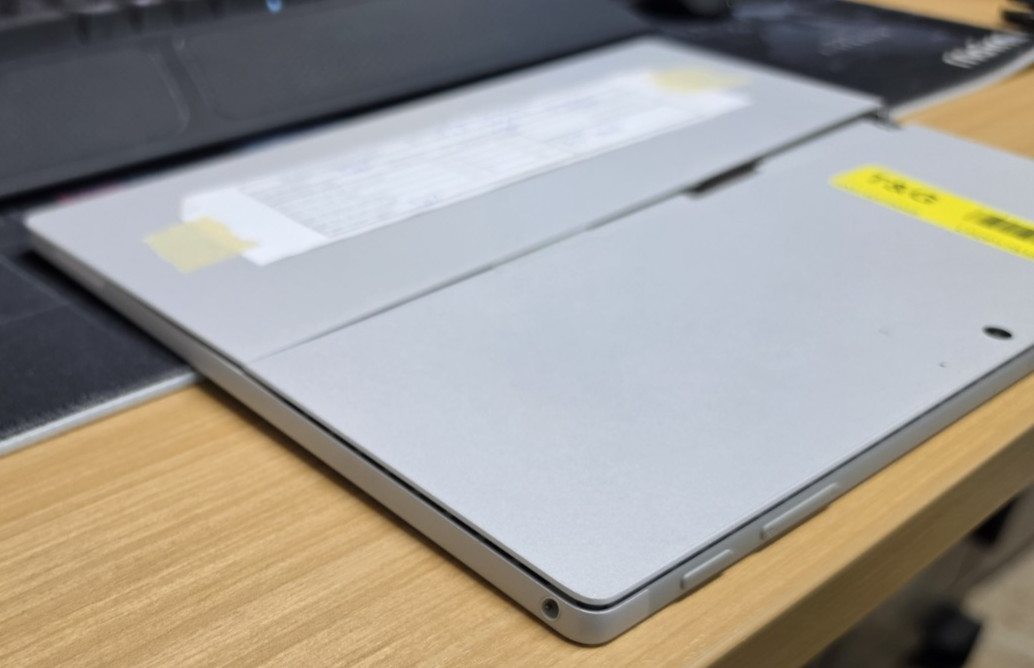 Microsoft Surface Pro 7+Plus – Intel i7-1165G7 – 16GB RAM 512GB SSD – SEE PICS