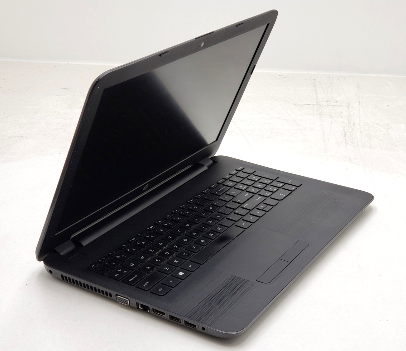 HP 255 G5 Laptop AMD A6-7310 8GB RAM 128GB SSD 15.6″ 2.00GHz Windows 10 Home.