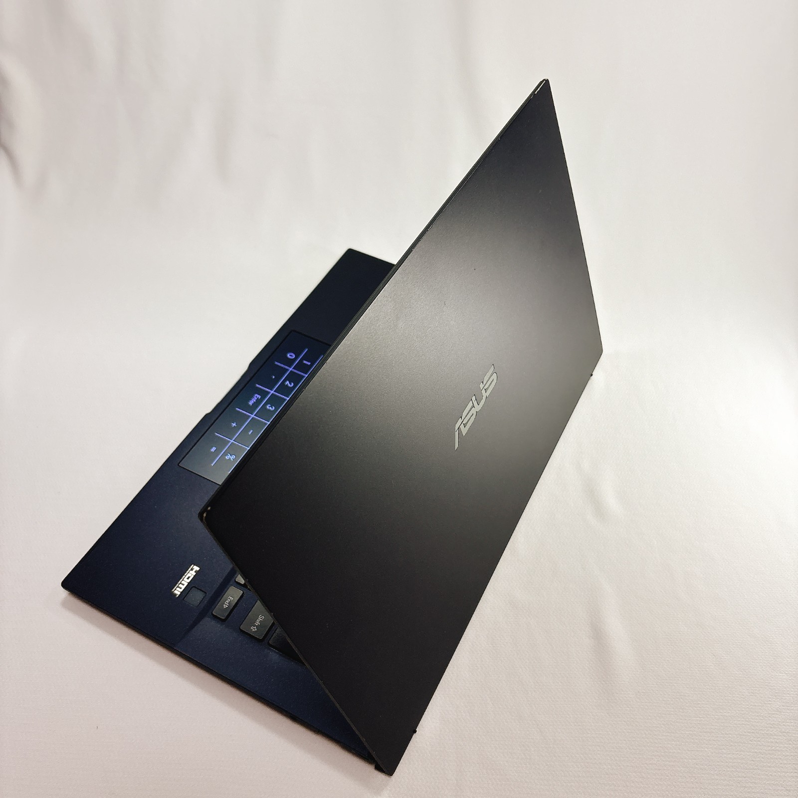 ASUS EXPERTBOOK B9 B9450FA Core i7-10510U 16GB RAM 512GB SSD with numpad #998