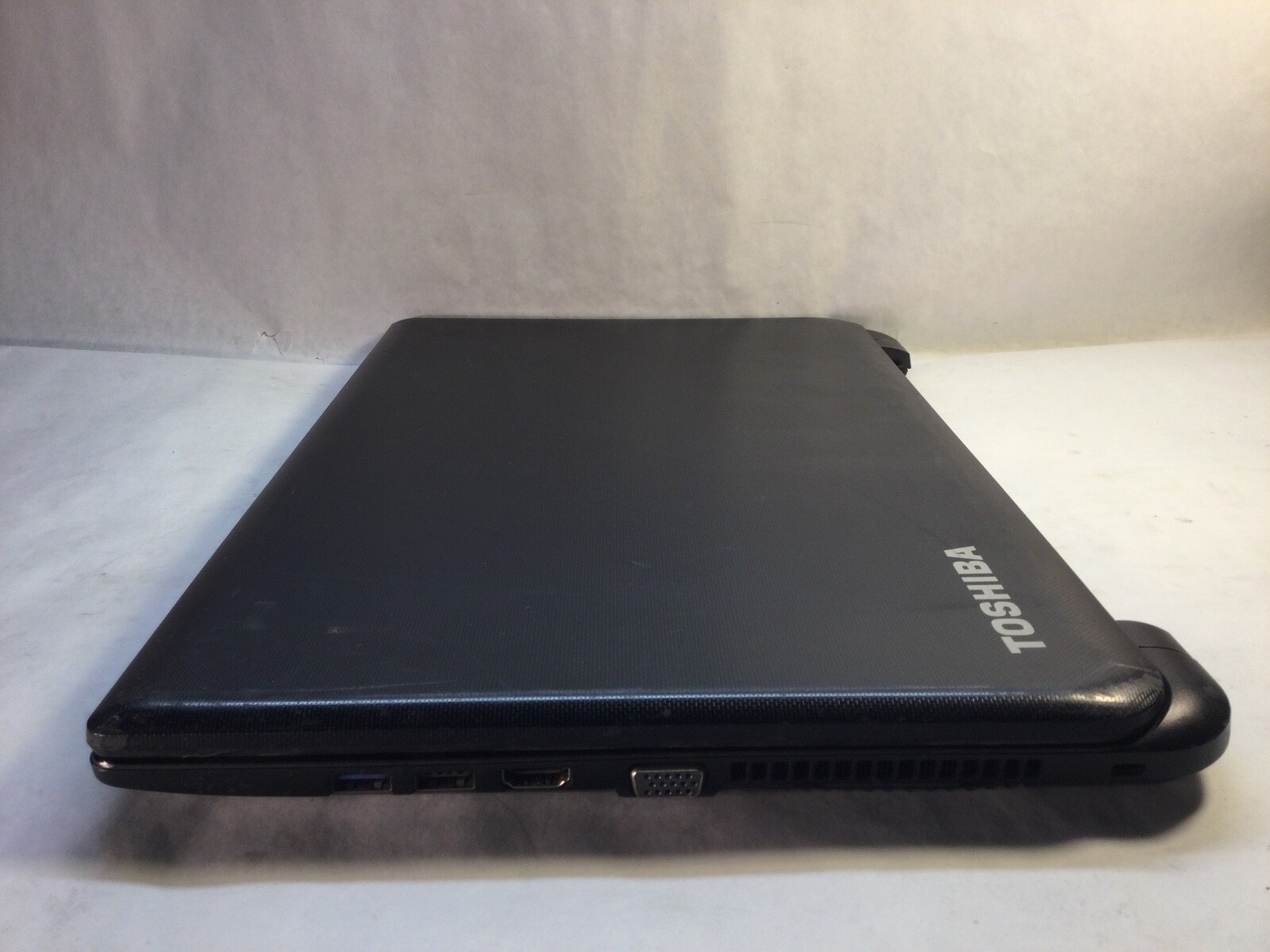 Toshiba Satellite C55-B5200 15″ Laptop Intel Core i3 4th Gen -DOES NOT POWER -MZ