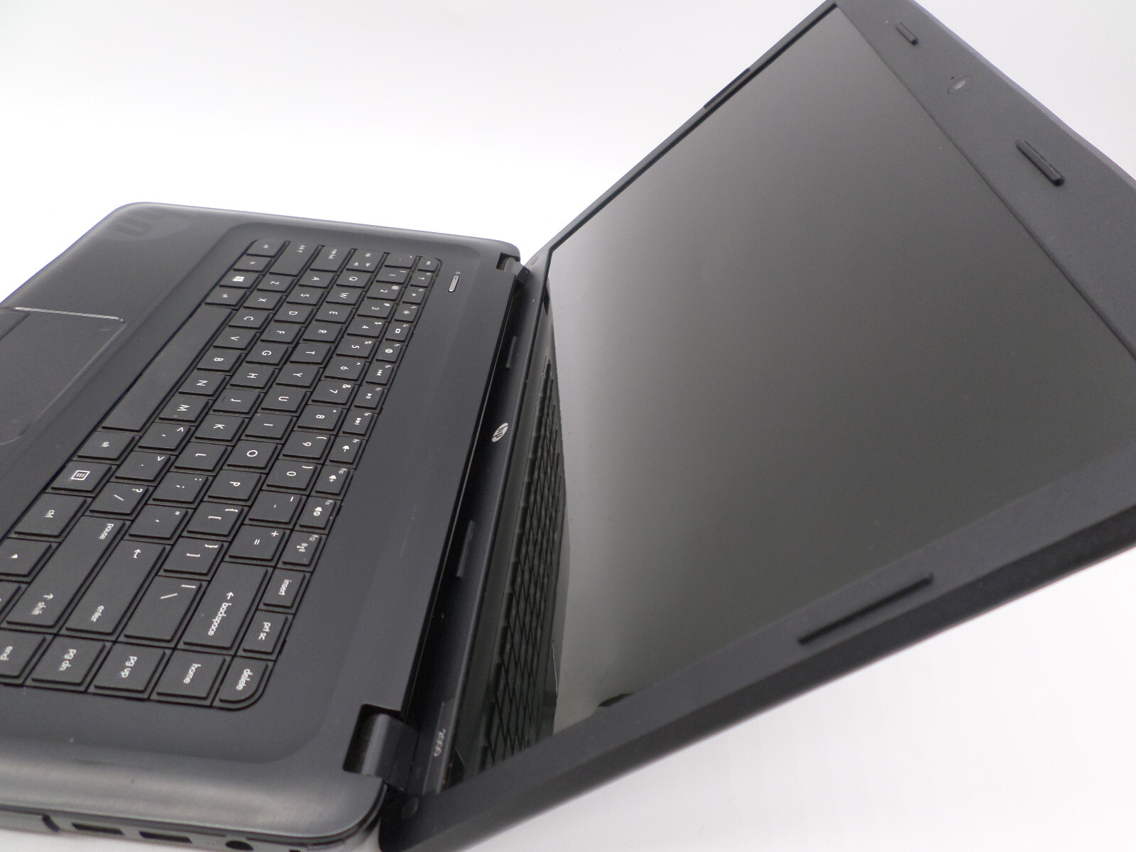 HP 2000-2c29WM D1E81UA – AMD E2-1800, No RAM, No Battery, No HDD – POSTS