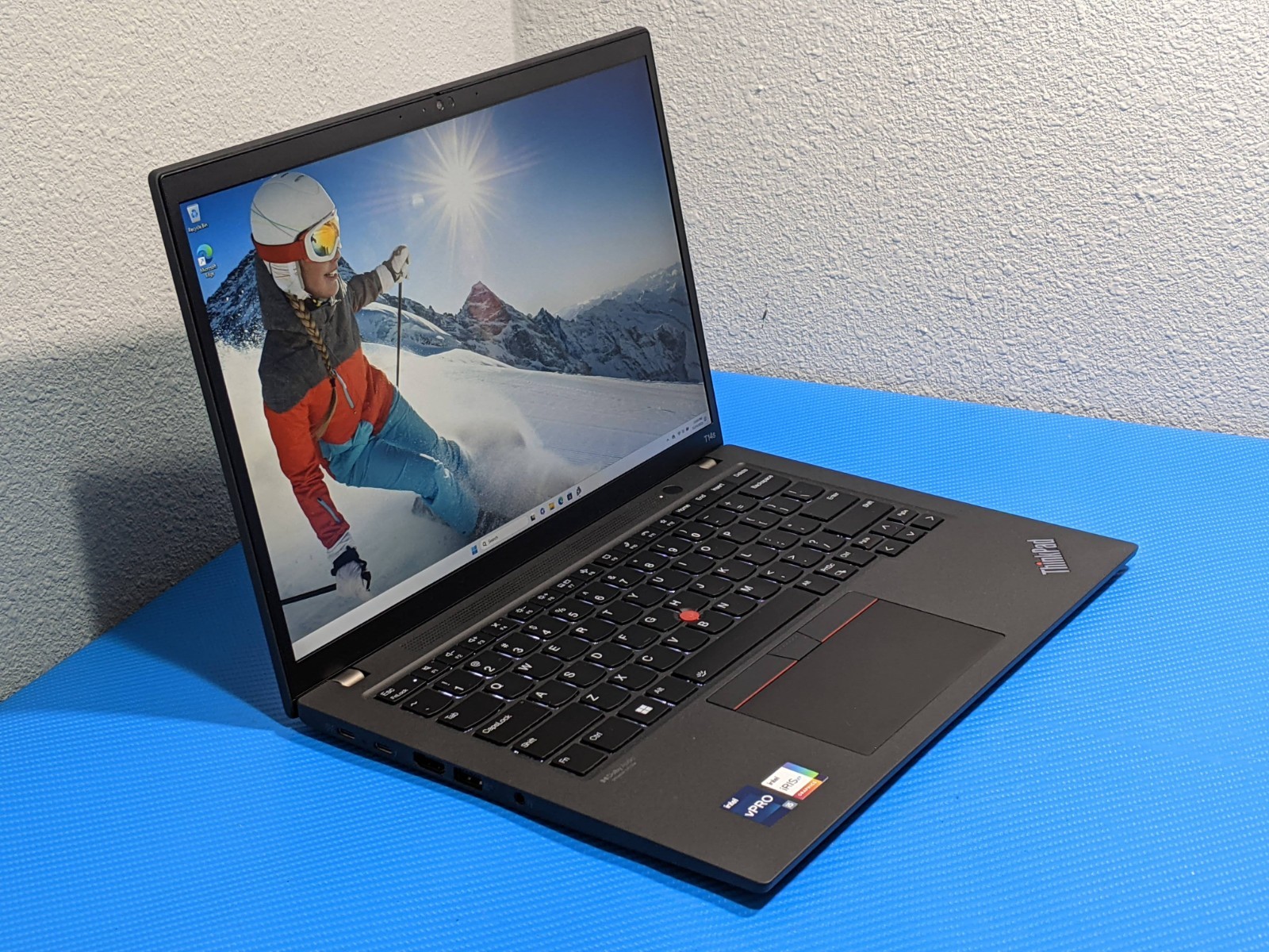 Lenovo ThinkPad T14s Gen 3 14″FHD+ i5-1245U 1.6GHz 8GB 256GB SSD W11P WTY-26 +PA