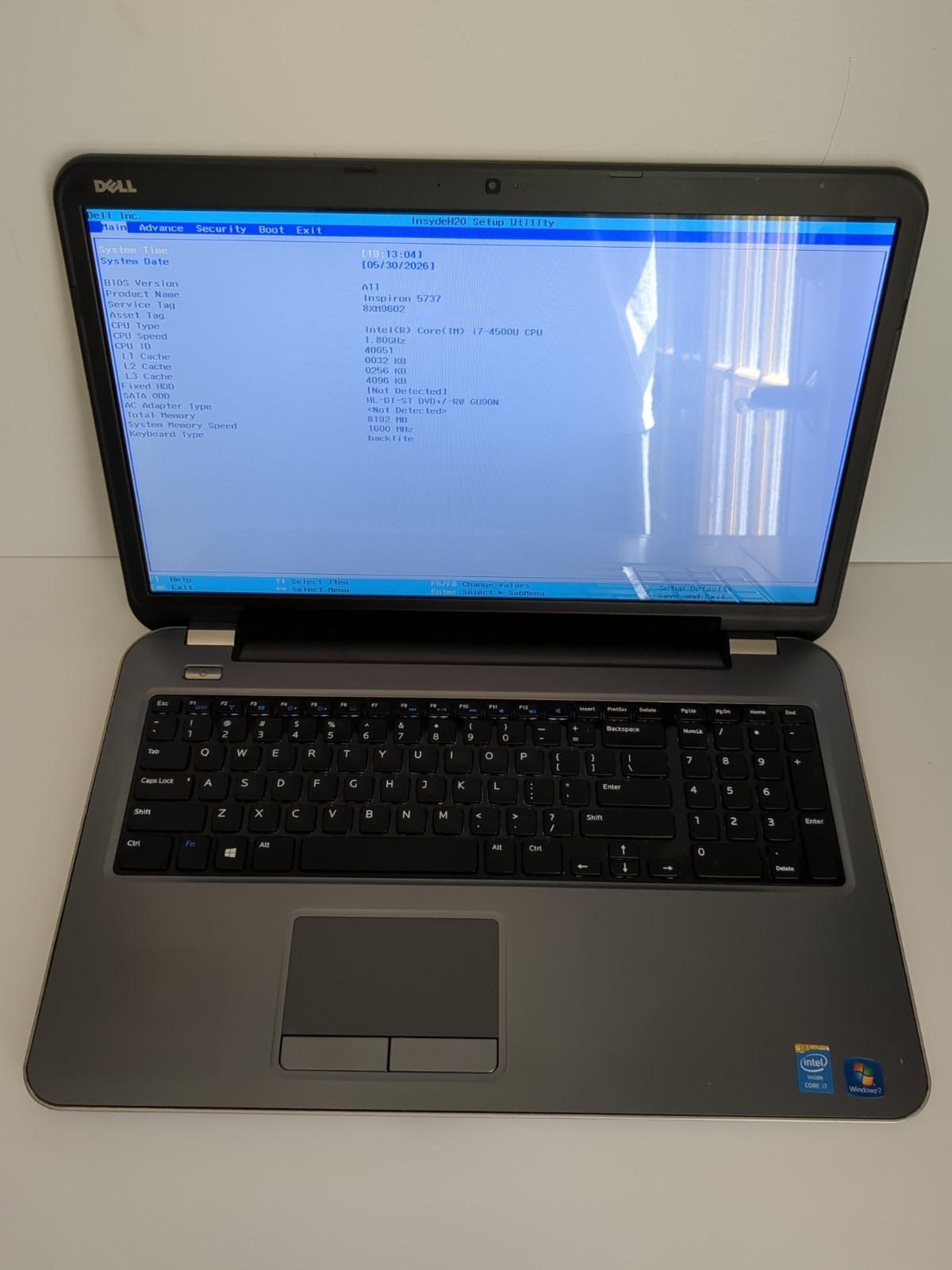 Dell Inspiron 17R 5737 Laptop i7-4500U 8GBs Ram, No HDD Screen Is Good