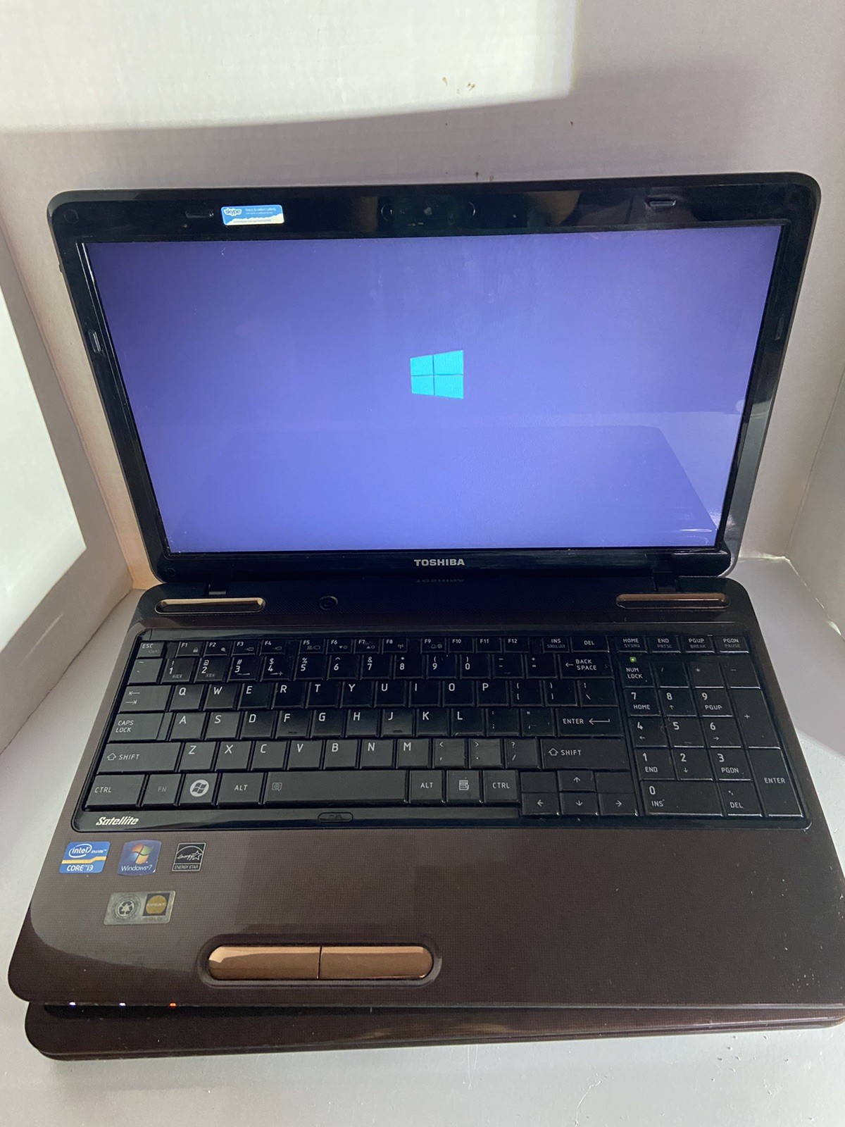 TOSHIBA SATELLITE L750 15.6″ INTEL CORE i3 2.10GHz 4GB 320 GB WIN 10 PRO