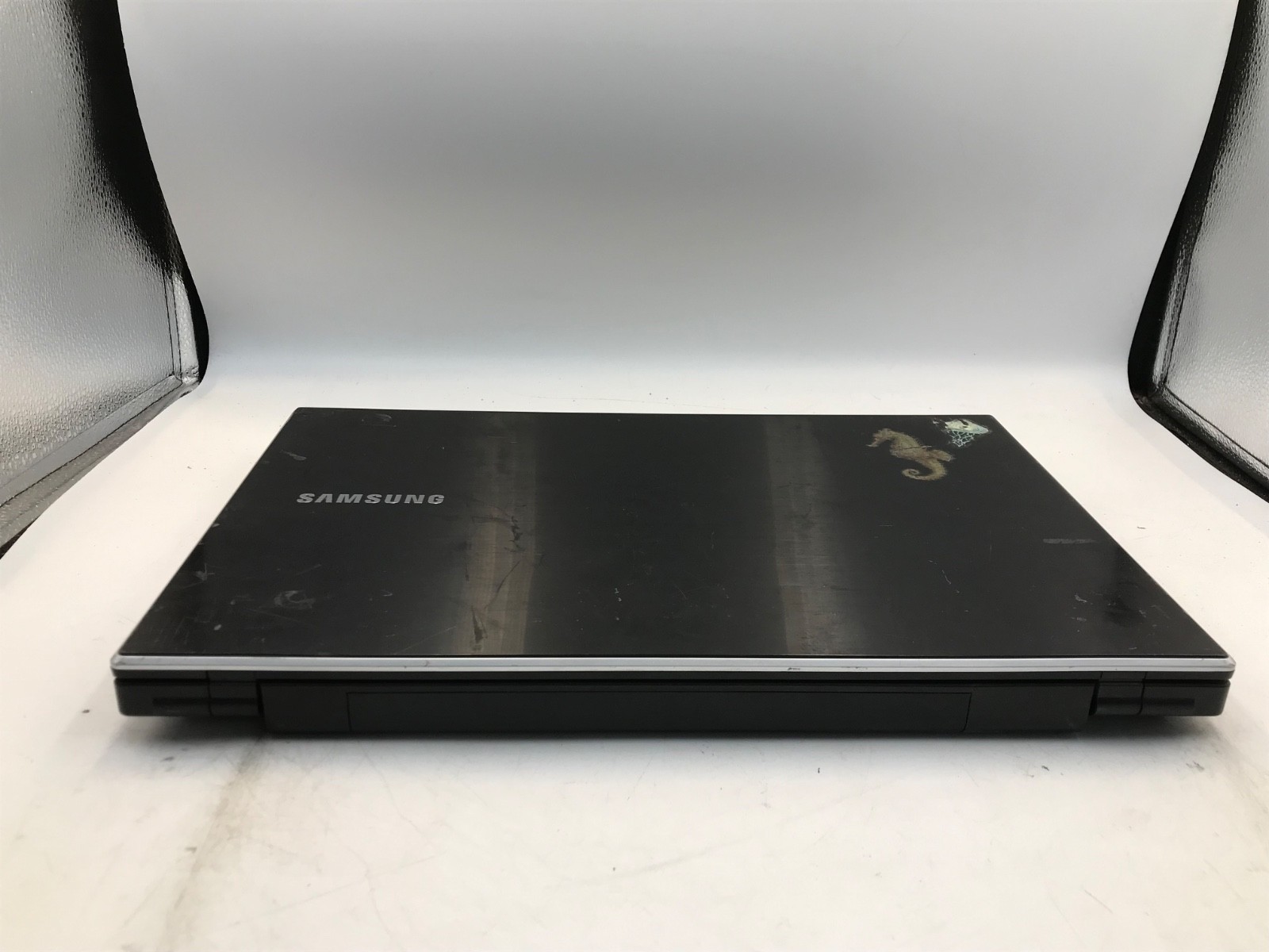 Samsung 300V Intel Core i5-2450M 15″ Laptop – BOOTS/BAD DISPLAY -MZ