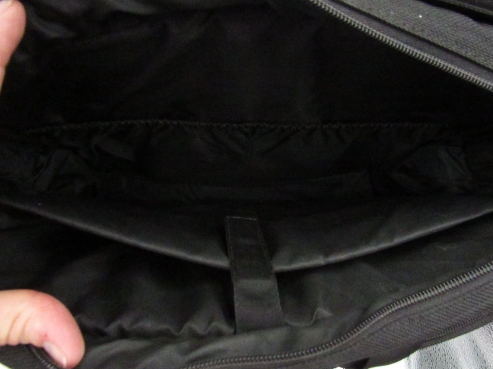 IBM ThinkPad 2373 4TU Vintage Laptop Intel Pentium M w/ Charger Bag Read