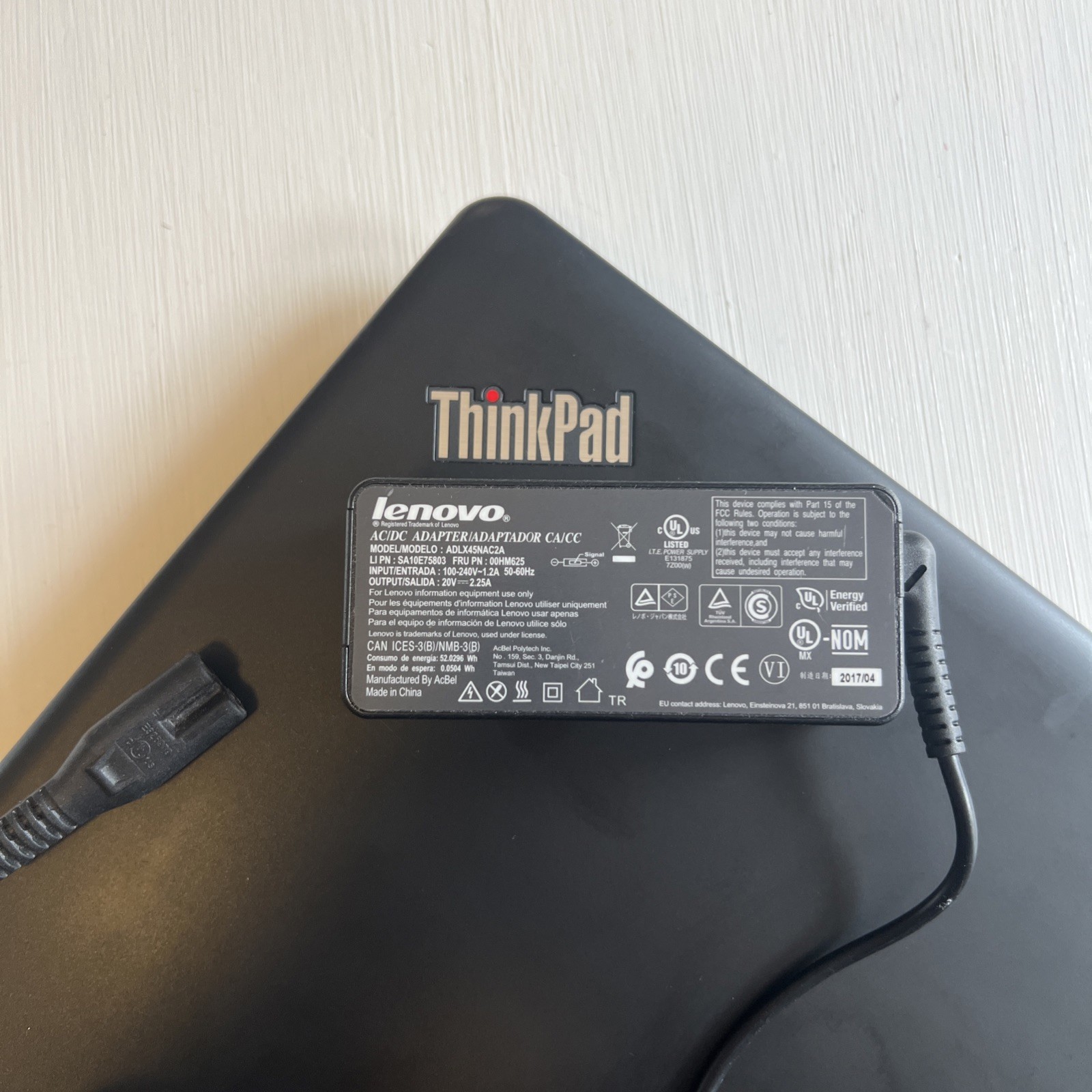 PARTS ONLY Lenovo ThinkPad E570 15.6″ Intel i5-7200U @ 2GHz, NO HDD OR RAM READ!