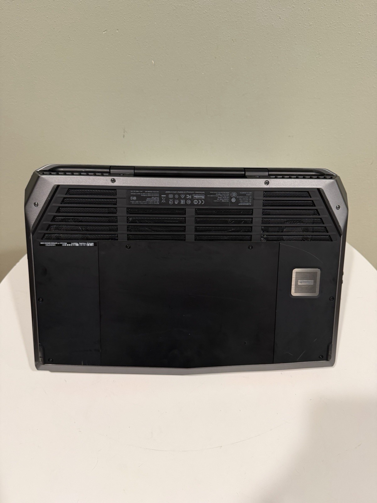 Alienware 17 R3 Gaming Laptop, Core i7 6th Gen/8gb Ram/1TB HDD PARTS REPAIR