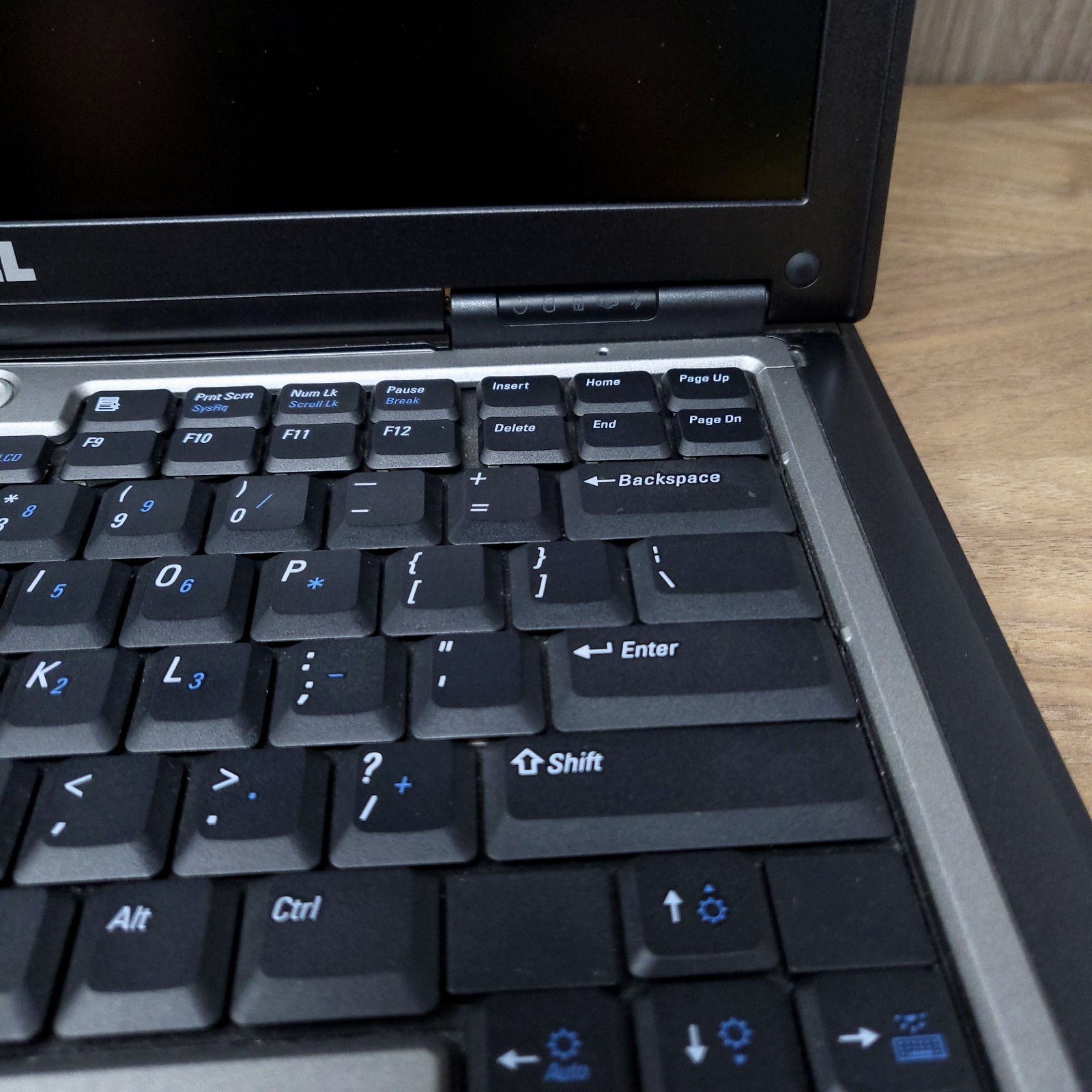 Dell Latitude D630 14″ Laptop Core 2 Duo T7250 2.0GHz 1GB No HDD BIOS Tested