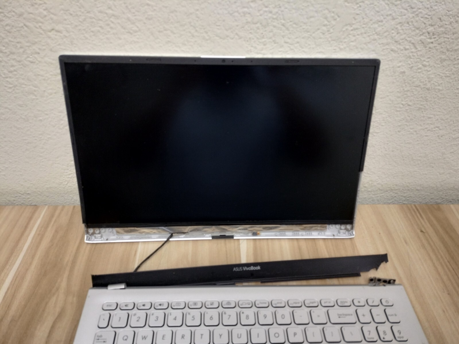 Asus VivoBook F512J 15.6″ | i5-1035G1 *NO POWER*SOLD AS-IS*READ DESCRIPTION*