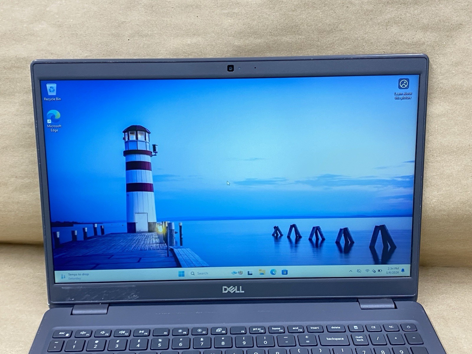 Dell Latitude 3510 – 15.5″ 1366×768 – i5-10210U – 8GB – 256GB SSD – Win 11 Pro
