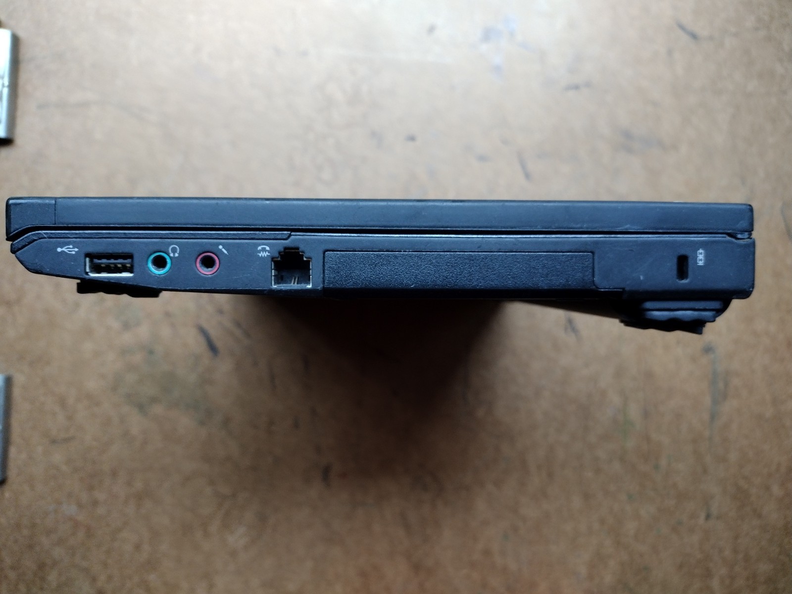 Thinkpad X200 Libreboot 180GB SSD 2.26GHz 8GB RAM 6-Cell Bat AC ThinkLight