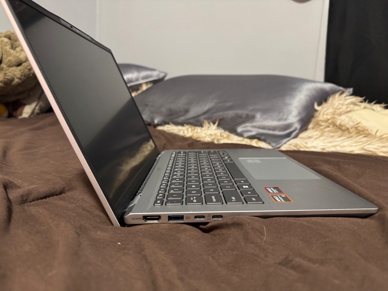 Acer Swift 14″ Laptop AMD AI Ryzen9 AMD Radeon 880m 16GB RAM 1TB SSD