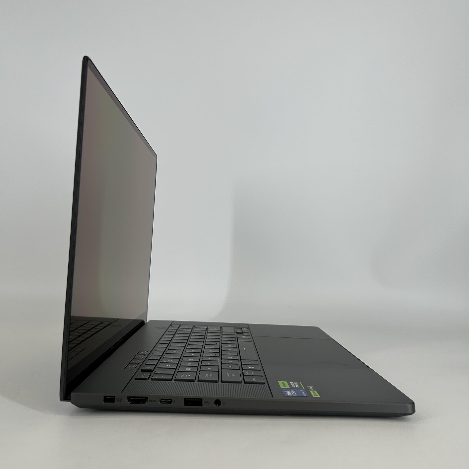 Asus ROG Zephyrus G16 GU605 16 QHD+ 2.9 GHz Ultra 9 285H 32GB 1TB RTX 5070 Ti
