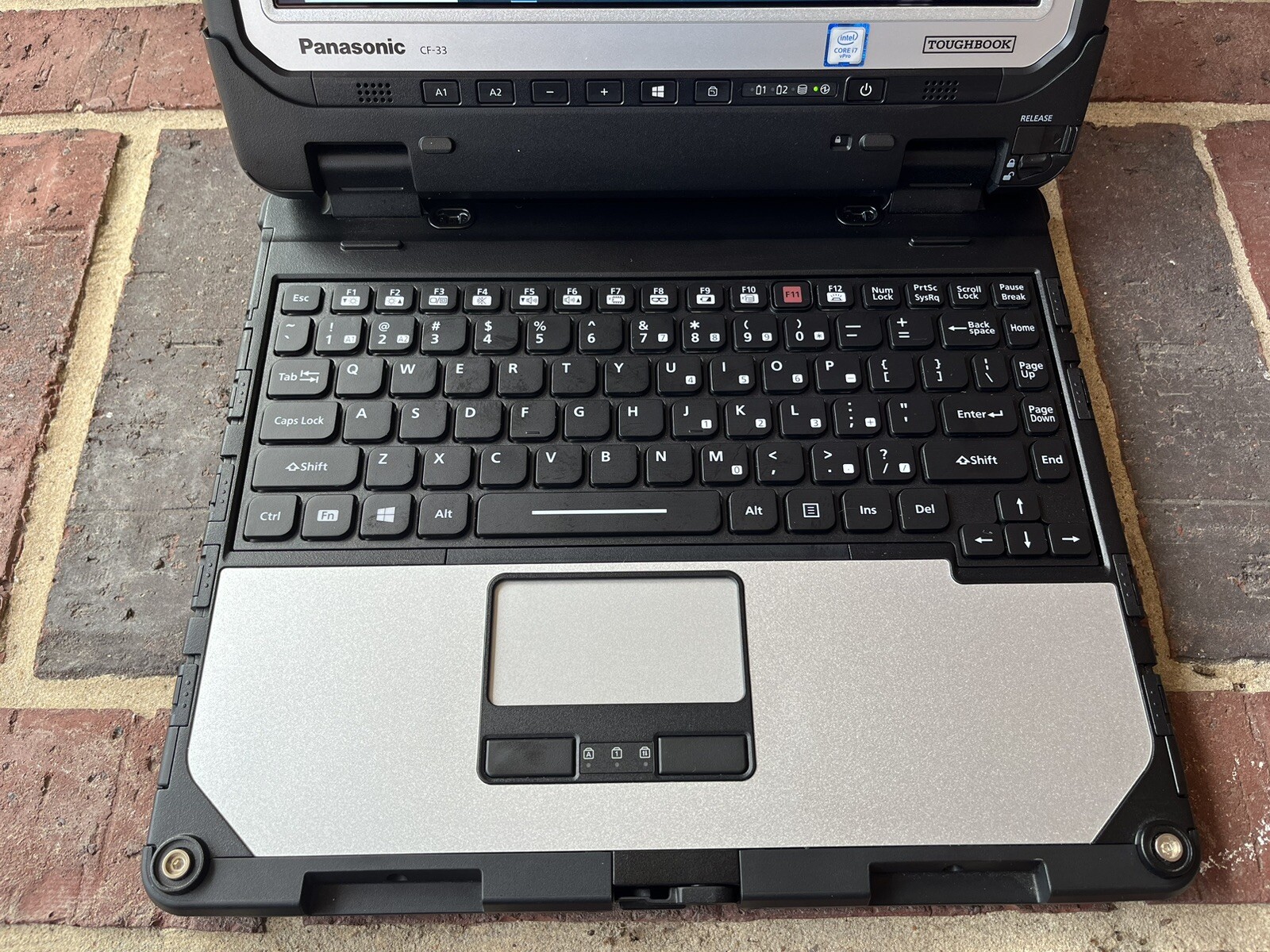 Panasonic Toughbook CF-33 2.80GHz Win 10 Core i7-7600U 16GB RAM 1TB SSD 4270Hr