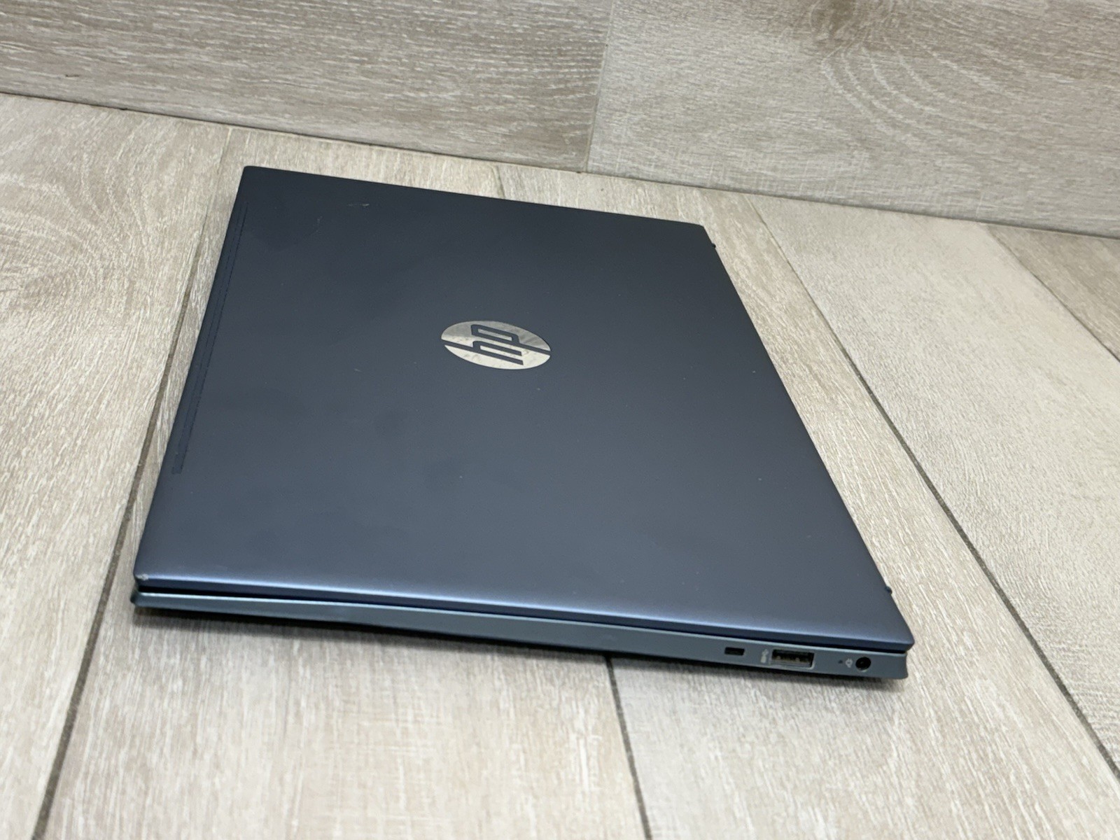 HP Pavilion 15-EH1052WM 15.6″ AMD Ryzen 5 5500U 2.10GHz 512GB SSD 8GB Ram Laptop