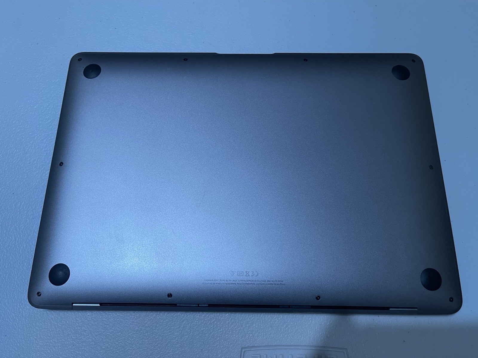 Apple A2179 MacBook Air 13″ 2020 Intel i5-1030NG 8GB LPDDR4 256GB SSD CC