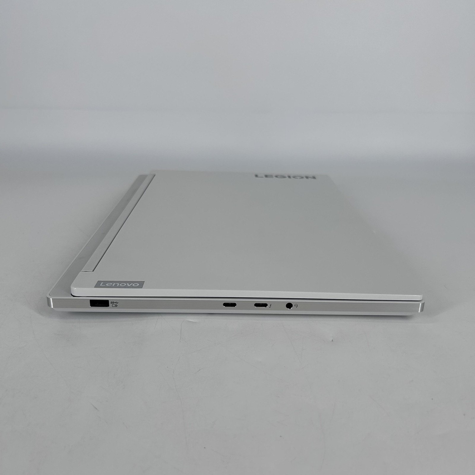 Lenovo Legion 7i Gen 9 16 240Hz QHD+ 2.2 GHz i9-14900HX 32GB 1TB SSD RTX 4070