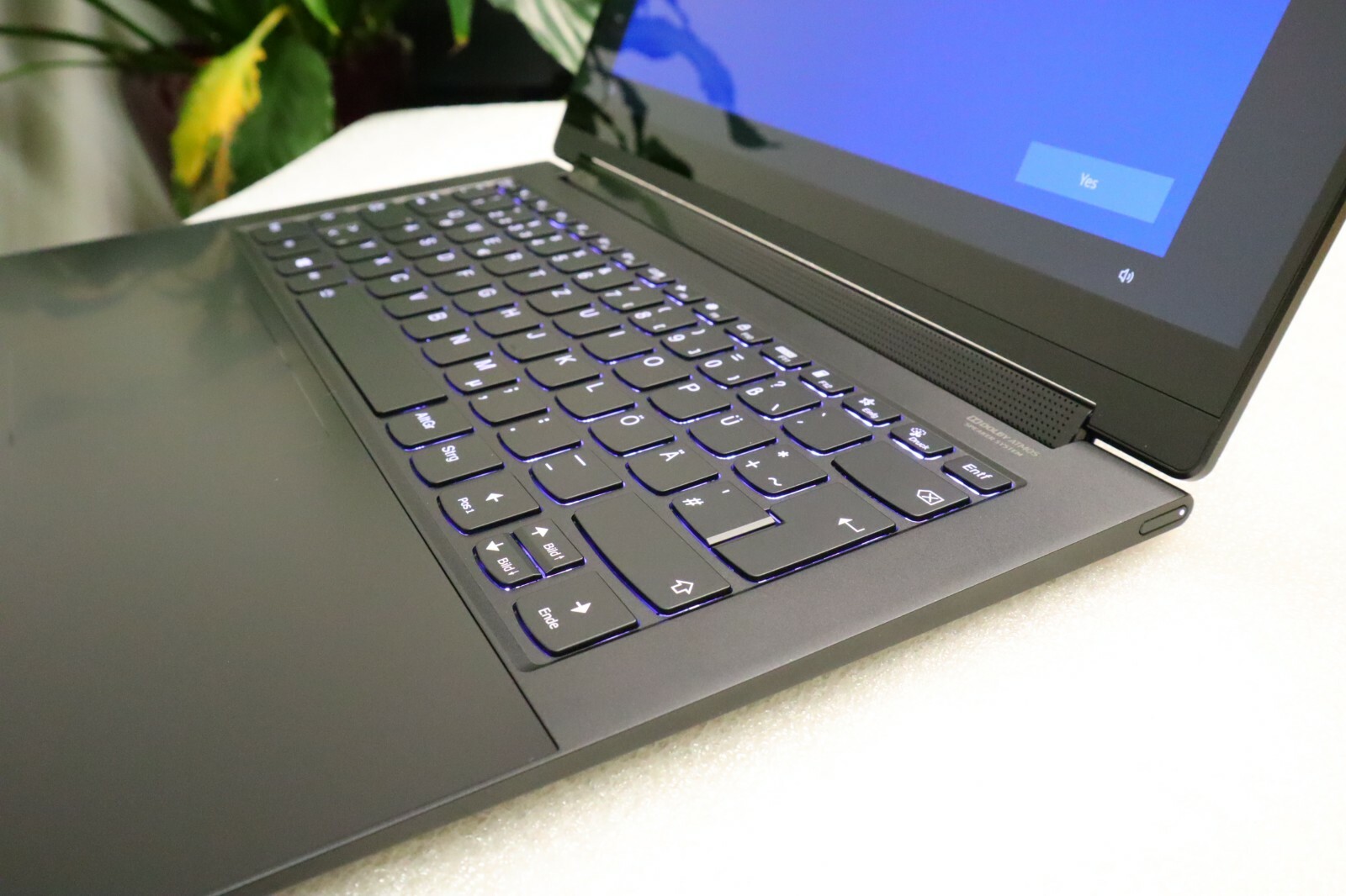 LENOVO YOGA 9i 4-in-1 CONVERTIBLE i7-QUAD *4TB* 16GB UHD HDR SHADOW YOGA 9 GAR.
