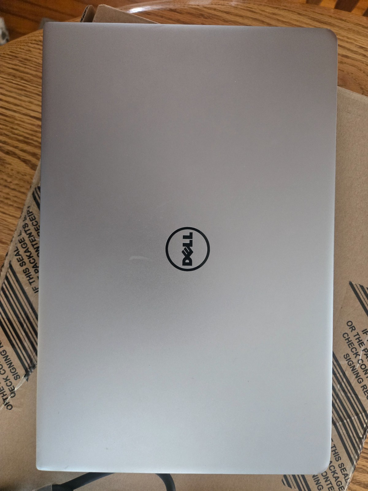 Dell XPS 13 9350 signature edition, 13.5″ full HD display with webcam, silver