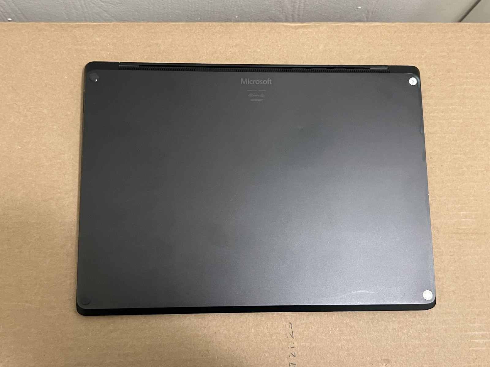 Microsoft Surface Laptop 2 Black 13.5” i7-8650U 2.11GHz 8GB 256GB SSD Model 1769