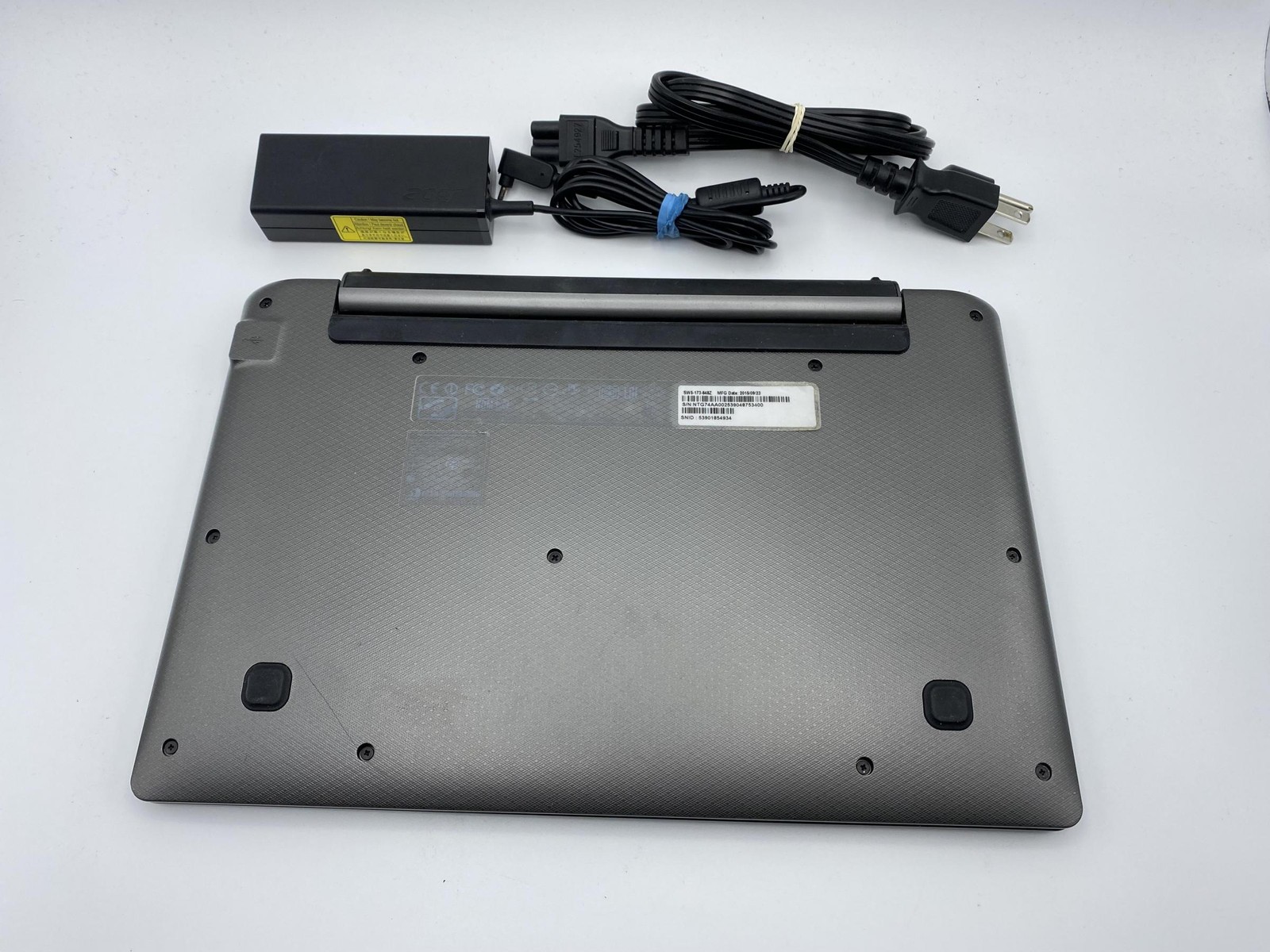 Acer Aspire Switch 11.6″ Intel M 5Y10c 4GB RAM 128GB SSD Win 10 (NT.G74AA.002)