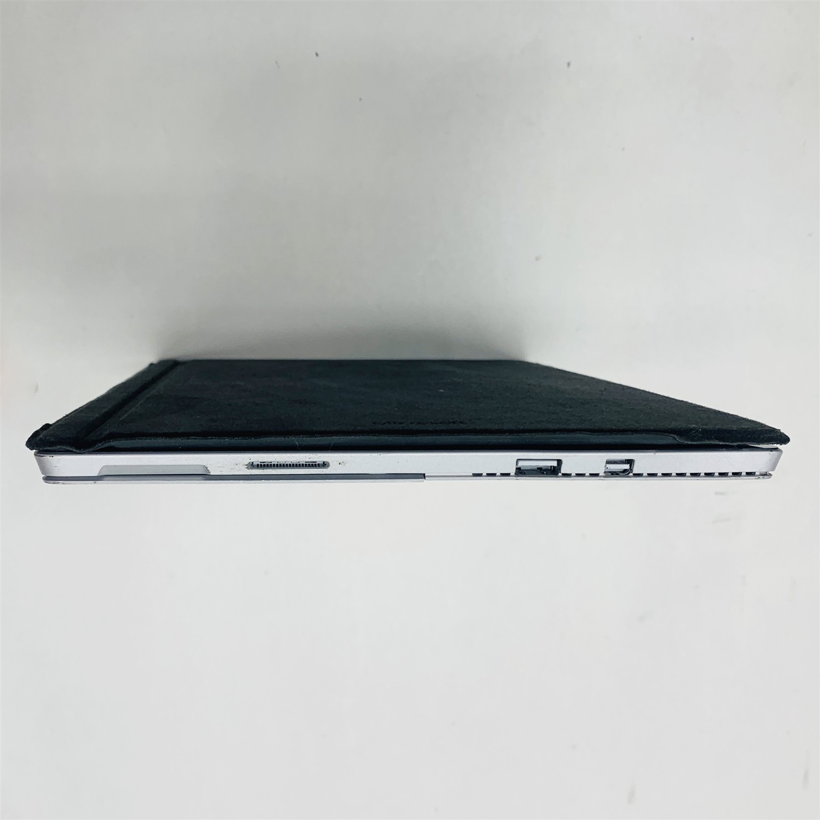 Microsoft Surface Pro 4 1796 12.3″ i7-7660U 2.5GHZ 8GB RAM 256GB NVMe Win 11 PC